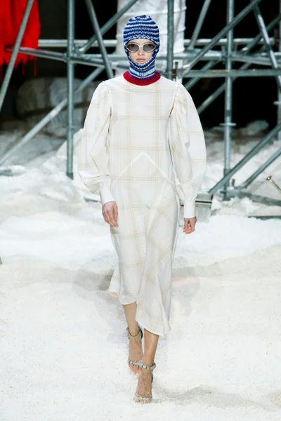 Look 35